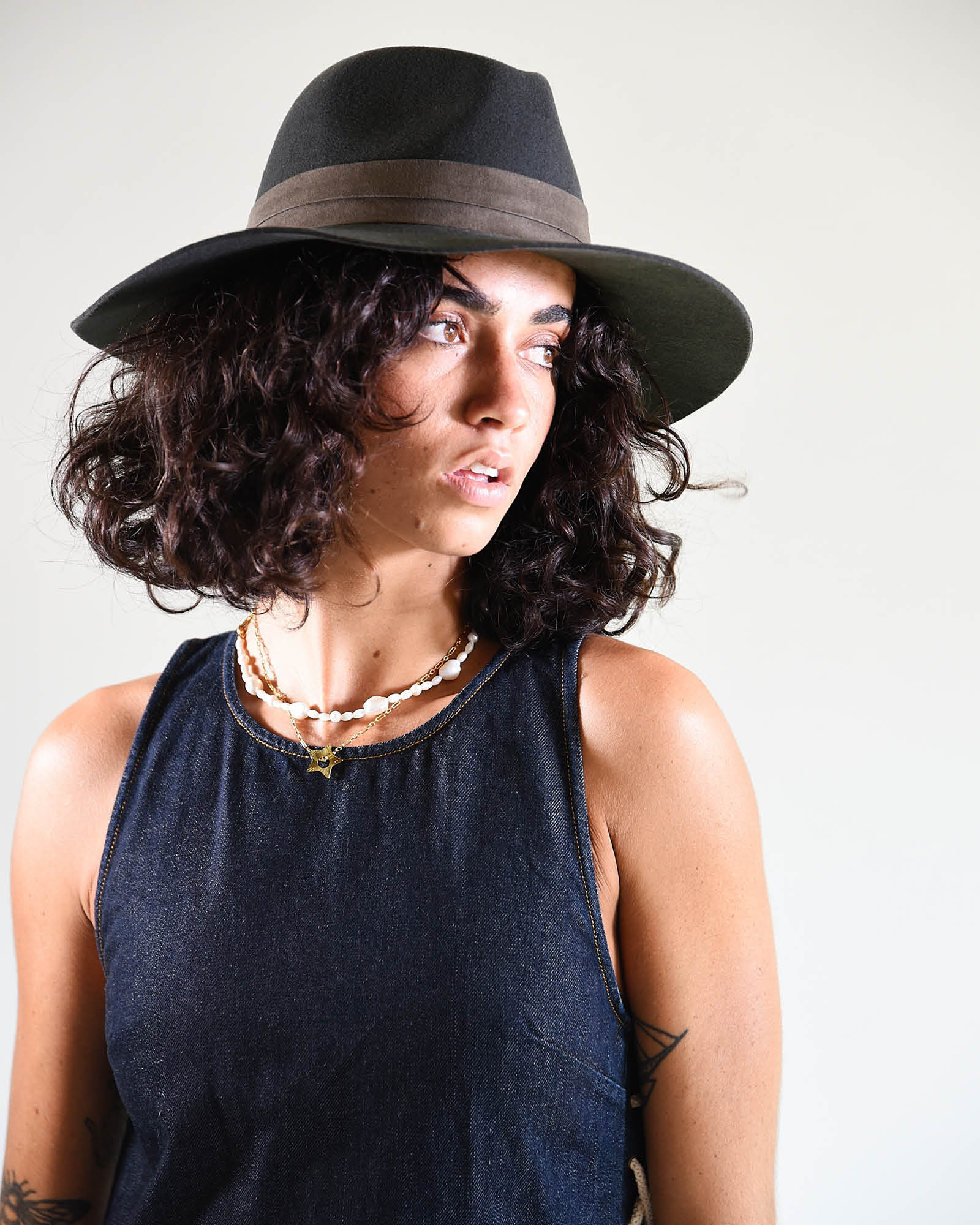 Structured Dusty Green Wide Brim Felt Hat - Image 4