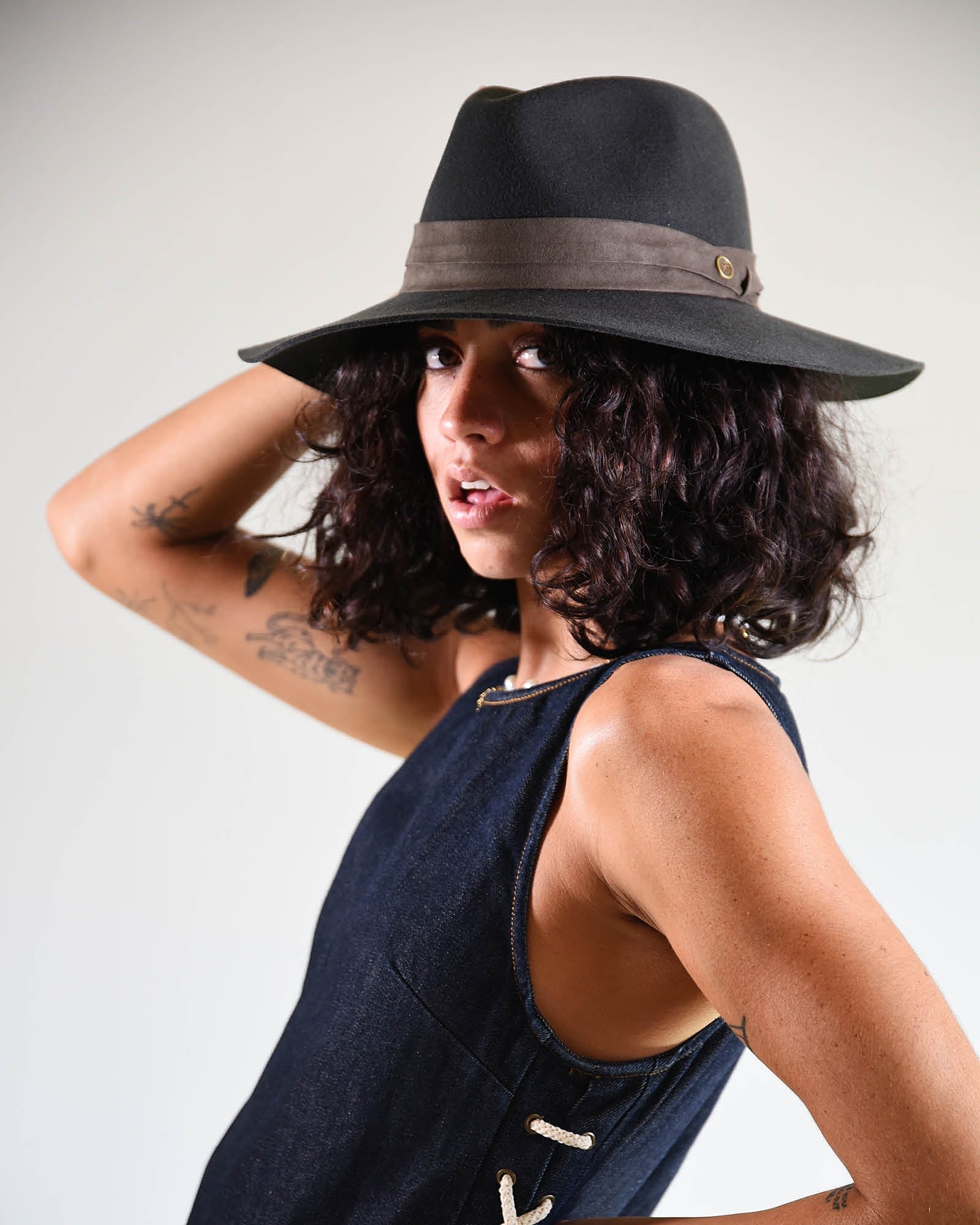 Structured Dusty Green Wide Brim Felt Hat - Image 2